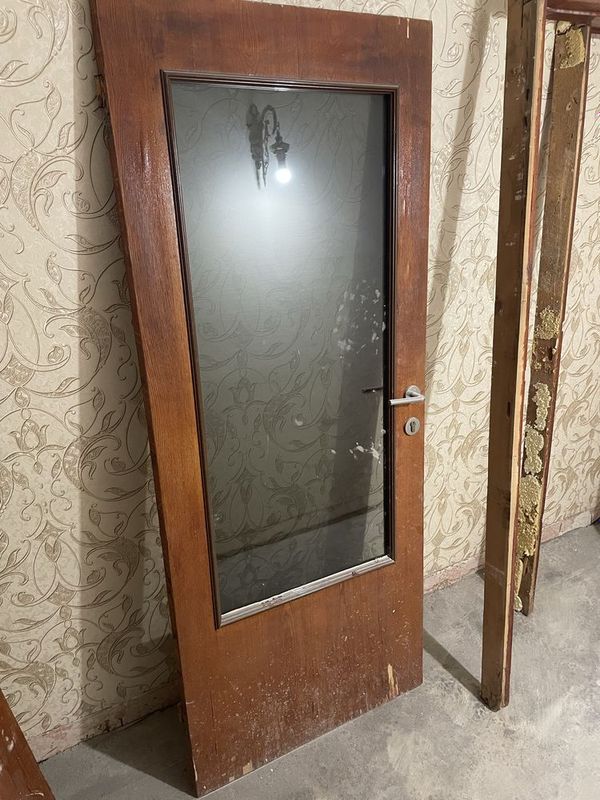Продаётся двери 5 штук Продаётся двери 5 штук