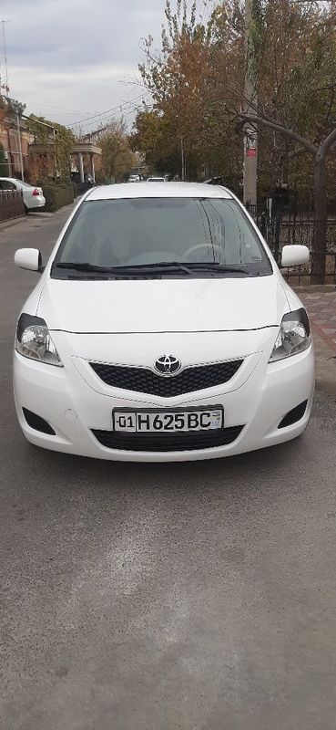 Toyota yaris 2012