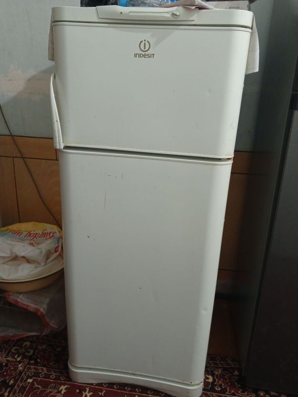 INDESIT xolodilnik sotiladi 1,50metr ishlap turipdi,1mln 300ming som INDESIT xolodilnik sotiladi 1,50metr ishlap turipdi,1mln 300ming som