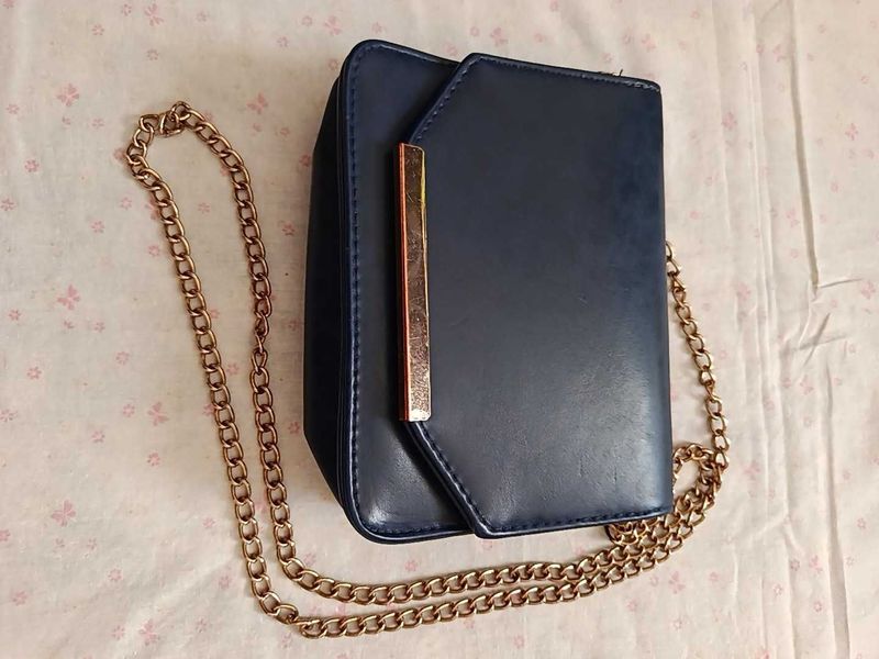 Продам женскую сумочку-клатч. Продам женскую сумочку-клатч.