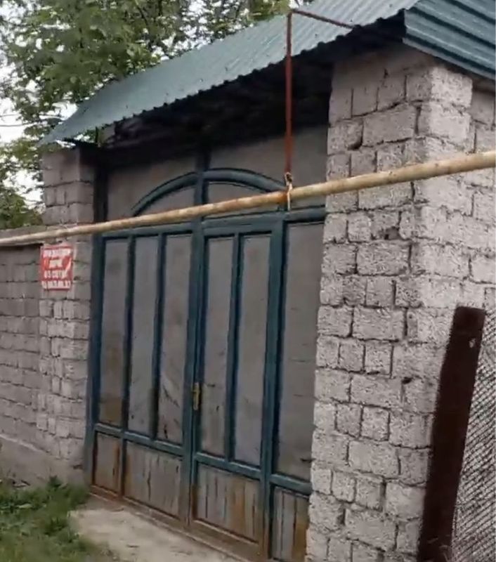 Дачный участок 6 соток в Уртасарае, 8 км от поста Рохат. Дачный участок 6 соток в Уртасарае, 8 км от поста Рохат.