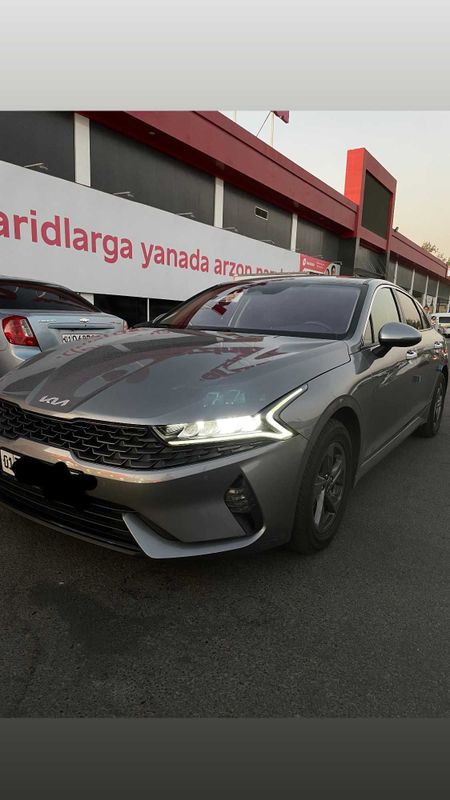 Kia K5 1-pazitsiya