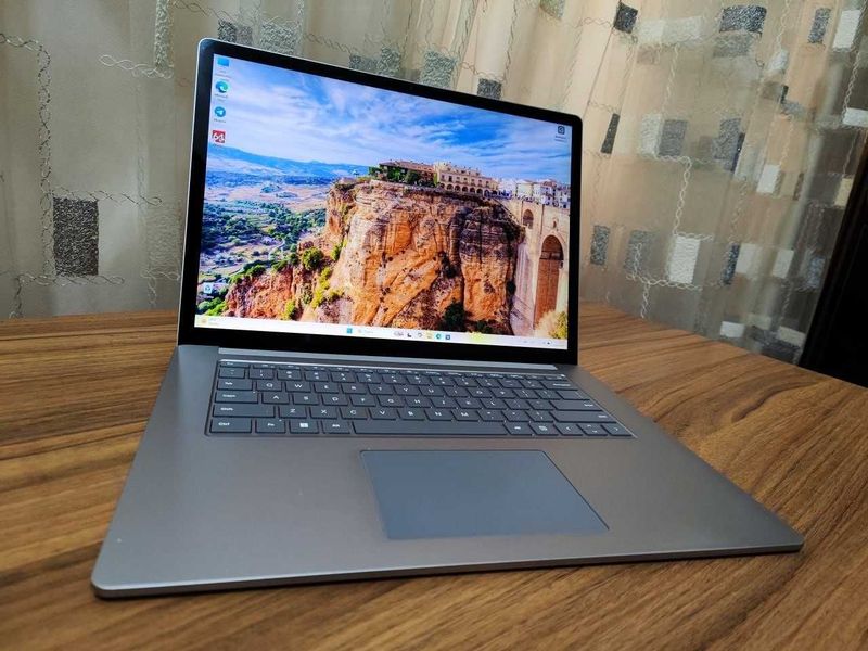 Microsoft Surface Laptop 5