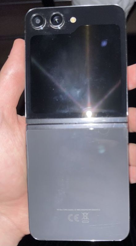 Samsung Z Flip 5 8/256 GB. Состояние хорошое