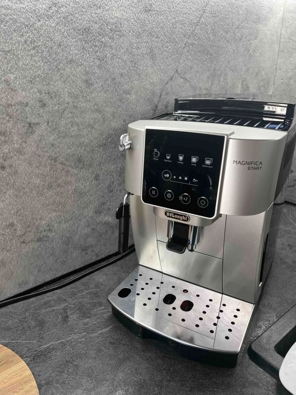 Delonghi кофемашина Magnifica Start ECAM220.30.SB