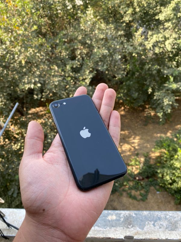 Iphone SE 2020 Sotiladi