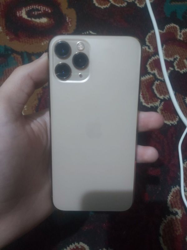 Iphone 11 pro ideal holatda ochilmagan