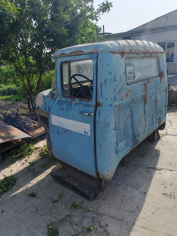 Зил . Зил .