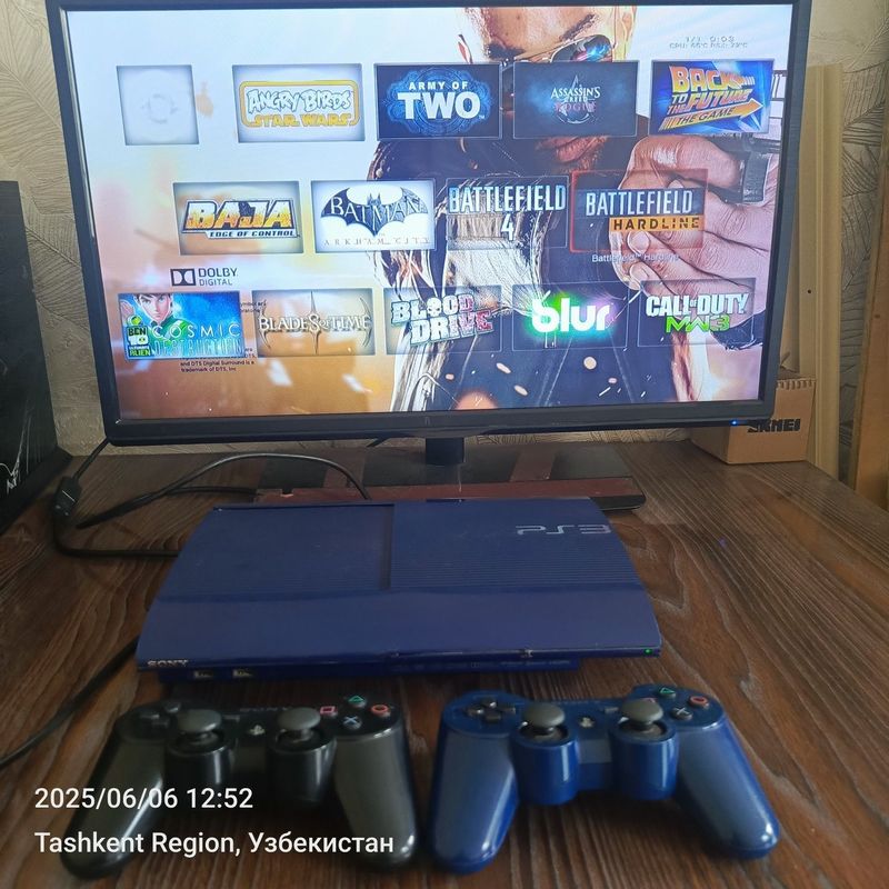 Ps3 super slim BLUE 500gb +90oʻyinlar Ps3 super slim BLUE 500gb +90oʻyinlar