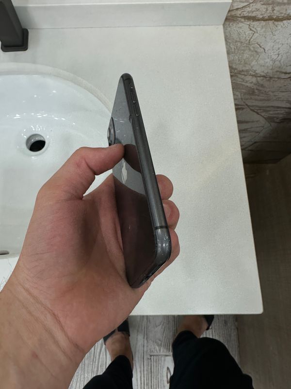 iPhone 11