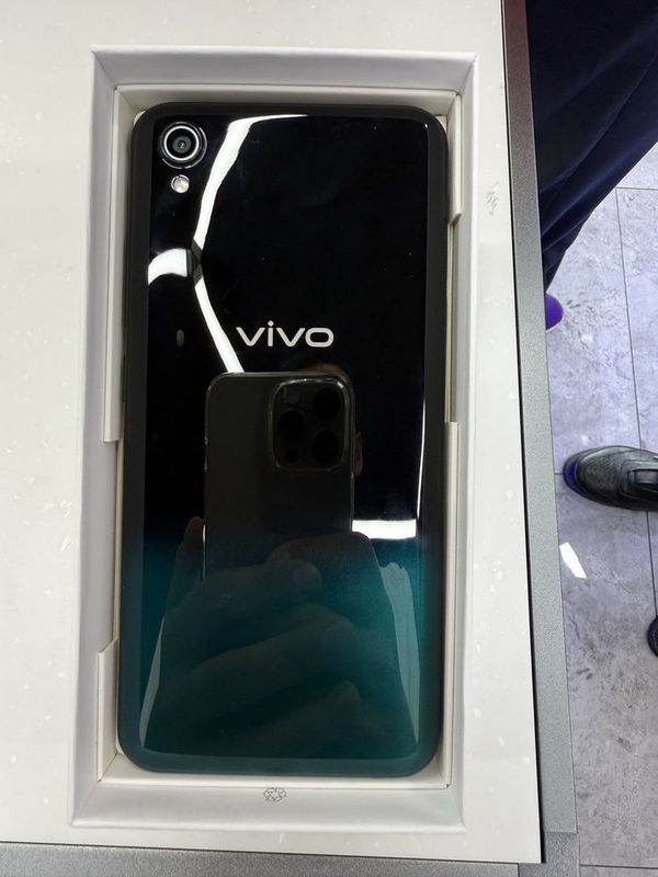 VIVO Y1s 2/32gb idial