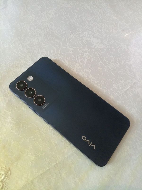 Vivo Y 100 8+8 256 Gb Vivo Y 100 8+8 256 Gb