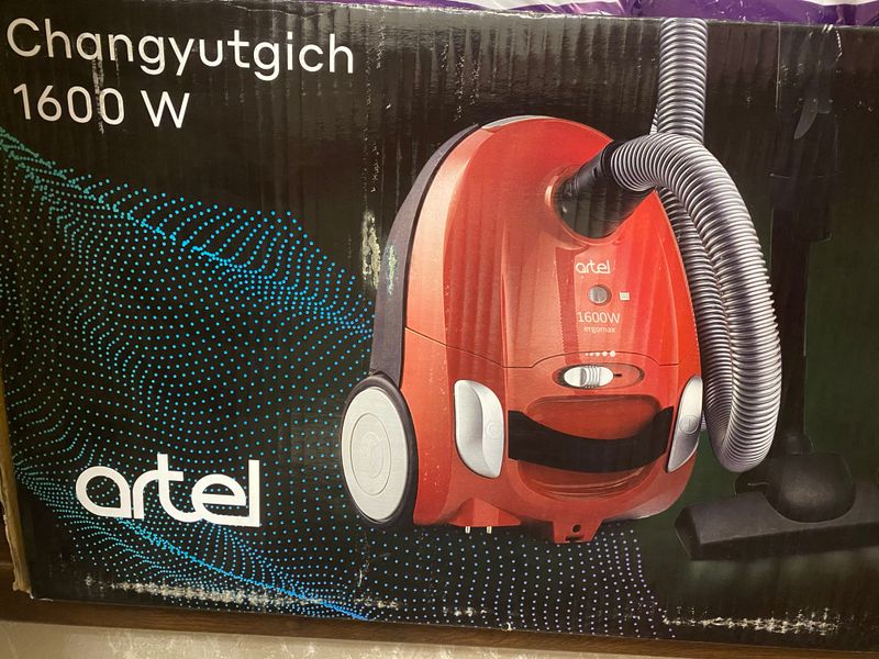 Продаётся пылесос марки artel. Состояние новое. Продаётся пылесос марки artel. Состояние новое.
