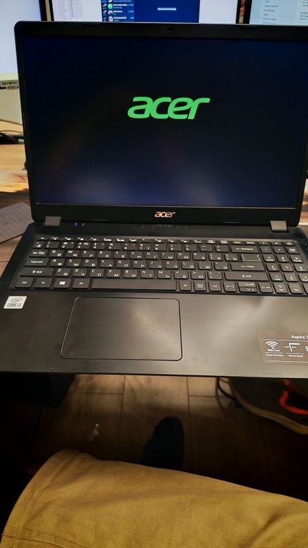 Acer core i 3 noutbuk