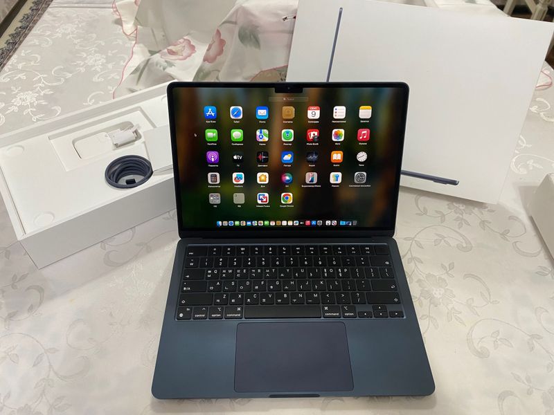 Macbook air m2 8gb Macbook air m2 8gb