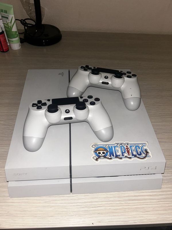 PlayStation 4, 500GB sotiladi PlayStation 4, 500GB sotiladi