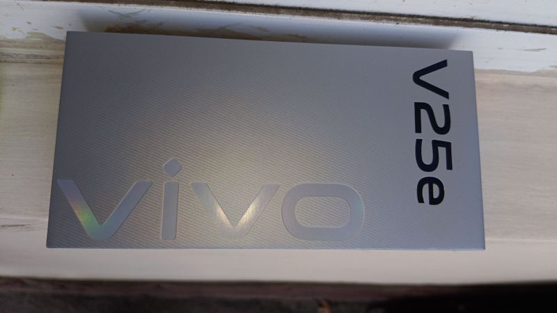 VIVO 25 e 8/128 Seriy