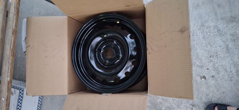 R15 Qoqon diska 4/114, gentra, Lacetti, epicaga tushadi R15 Qoqon diska 4/114, gentra, Lacetti, epicaga tushadi