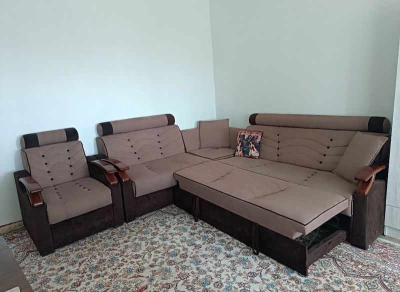 Divan Mebel srochniy sotiladi