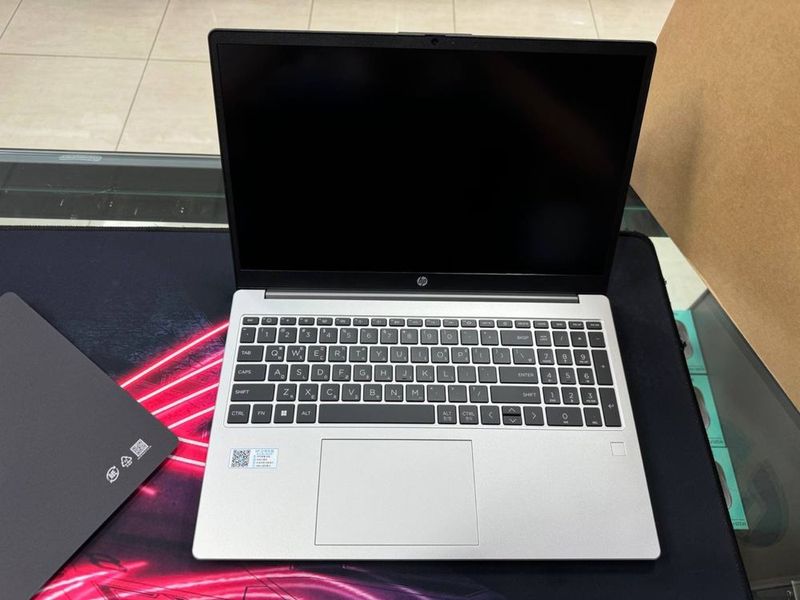 Hp Laptop AMD RYZEN 5 7-seriya Operativka:8GB DDR5 SSD:256GB M2 NVME