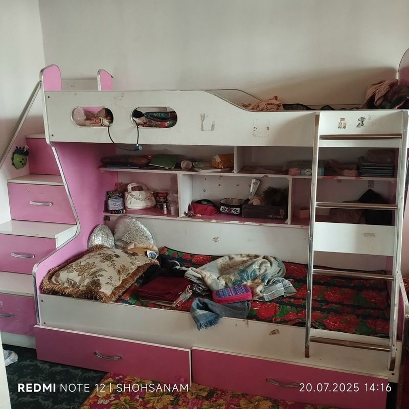 2 etajli detskiy yotoq sotiladi