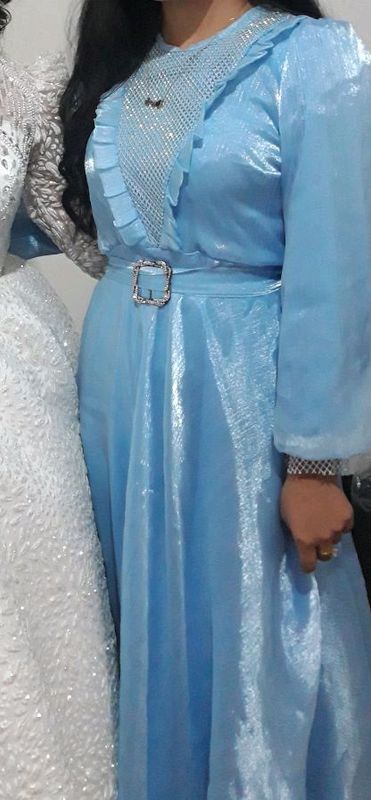vecherni koylak 2 marta kiyilgan bolmay qolgan vecherni koylak 2 marta kiyilgan bolmay qolgan