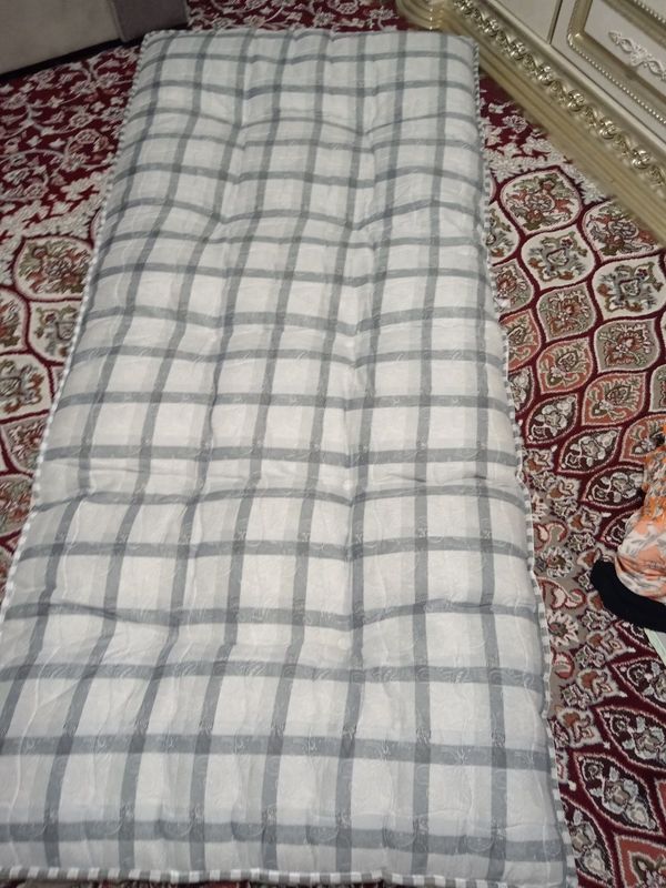 2ta kotta Matras sotiladi