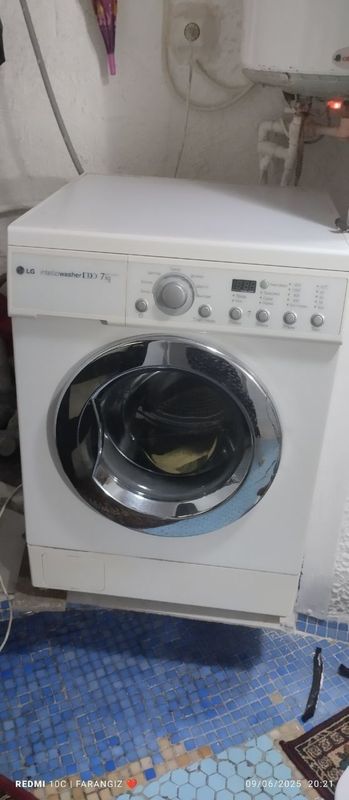 Продам LG 7 машинка
