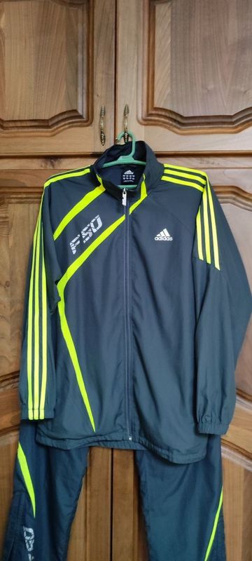 Мужской костюм Adidas. Размер XL. Оригинал. Отличное состояние.