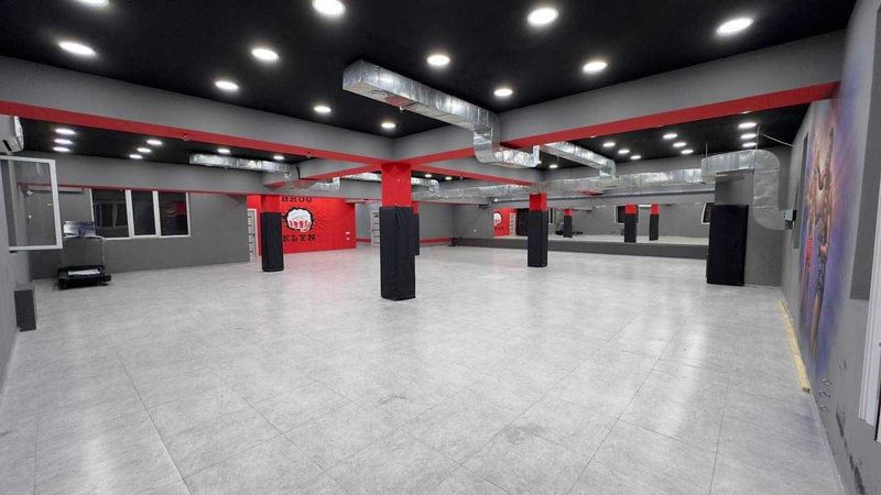 Под Спортзал цокольное 426 м² ул.Фаргона Йули УзБум 2-линия парковка Под Спортзал цокольное 426 м² ул.Фаргона Йули УзБум 2-линия парковка