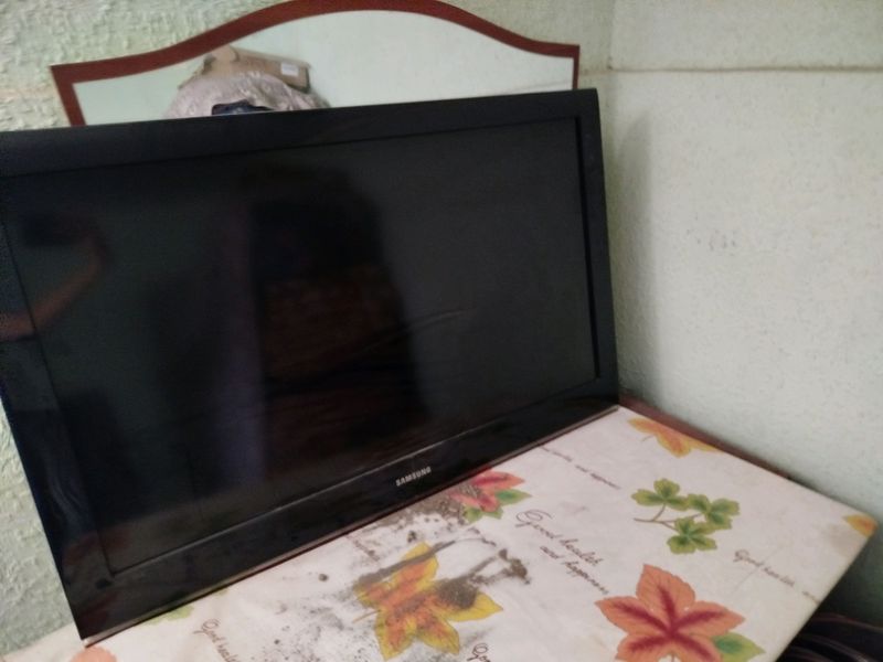 televizor samsun lg pilisos shlankasi yoq ishlidi televizor samsun lg pilisos shlankasi yoq ishlidi