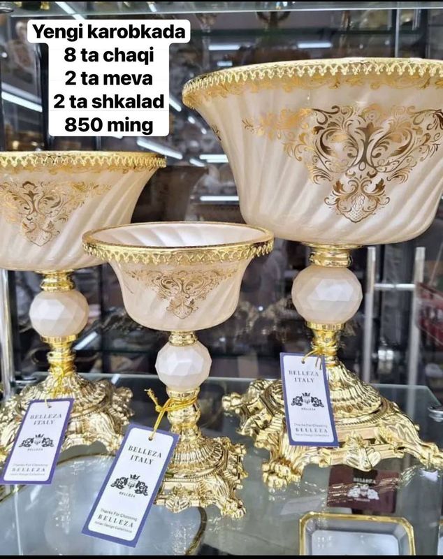Yengi karobkasida birkalari bilan turipti Turkianiki Yengi karobkasida birkalari bilan turipti Turkianiki