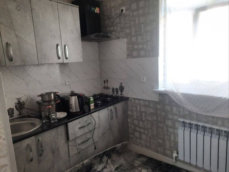Саламатина продаётся 1 соток 3 комнатная срочна