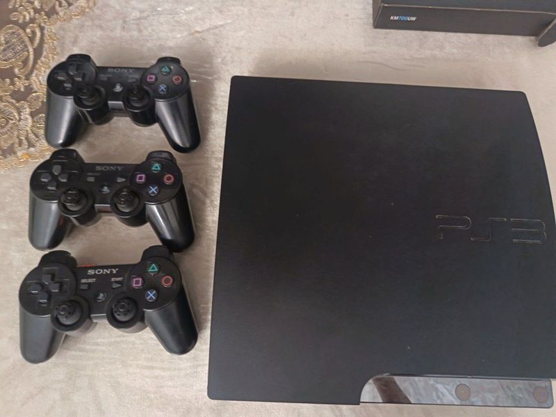 Sony playstation 3 slim Sony playstation 3 slim