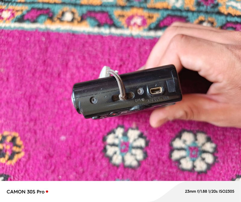 Sony foto video kamera sotiladi. Zaryadchik sotib olib ishlatsa boladi Sony foto video kamera sotiladi. Zaryadchik sotib olib ishlatsa boladi
