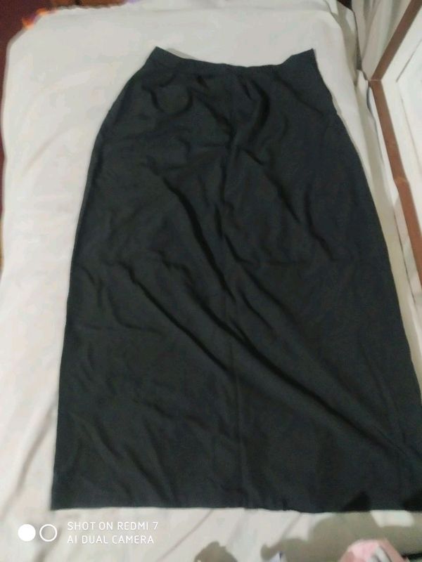 Maktab uchun yubka Maktab uchun yubka