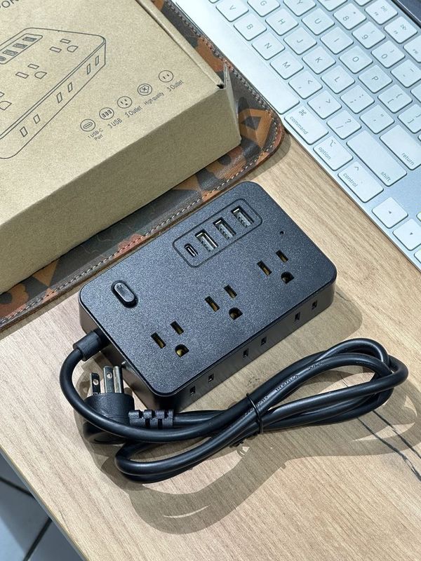 Удлинитель с USB и USB-C портами 10 портов Удлинитель с USB и USB-C портами 10 портов