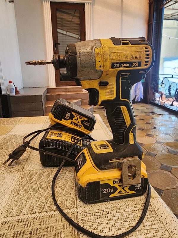 DEWALT шурпаверт. DEWALT шурпаверт.