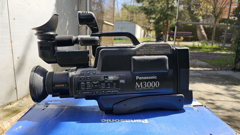 Видеокамера Panasonic M300