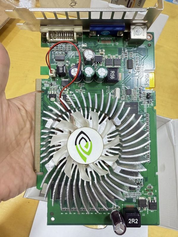 Видеокарта GeForce9800 Видеокарта GeForce9800