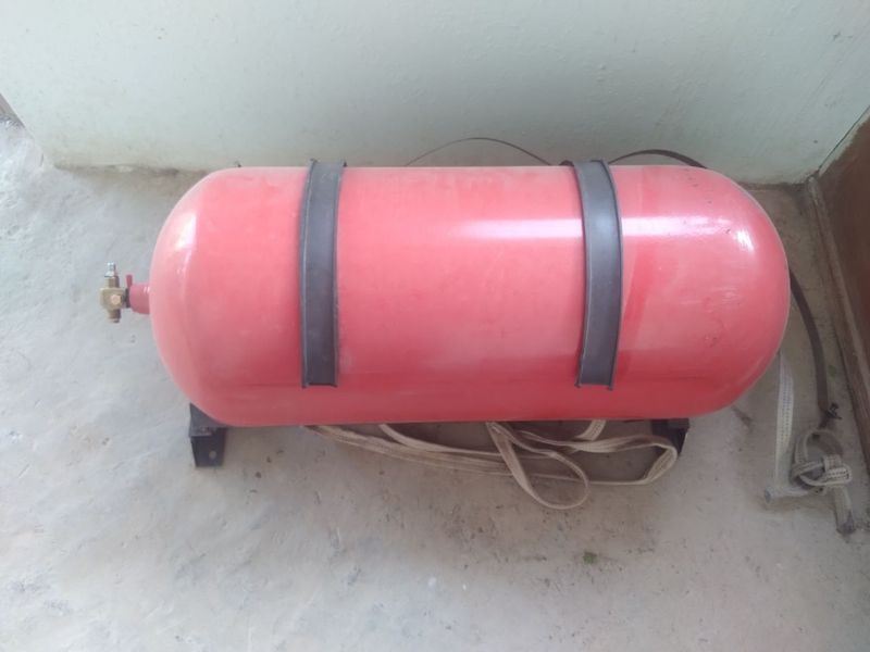 Gaz balon sotiladi 100talik Gaz balon sotiladi 100talik