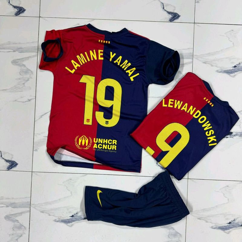 Lamine Yamal futbolkasi Lamine Yamal futbolkasi