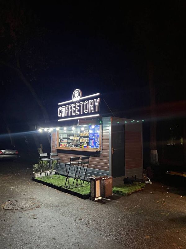 Coffe truck apparatlari bilan Coffe truck apparatlari bilan