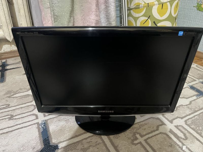 Monitor. Samsung 19. Ayibi yoq Monitor. Samsung 19. Ayibi yoq