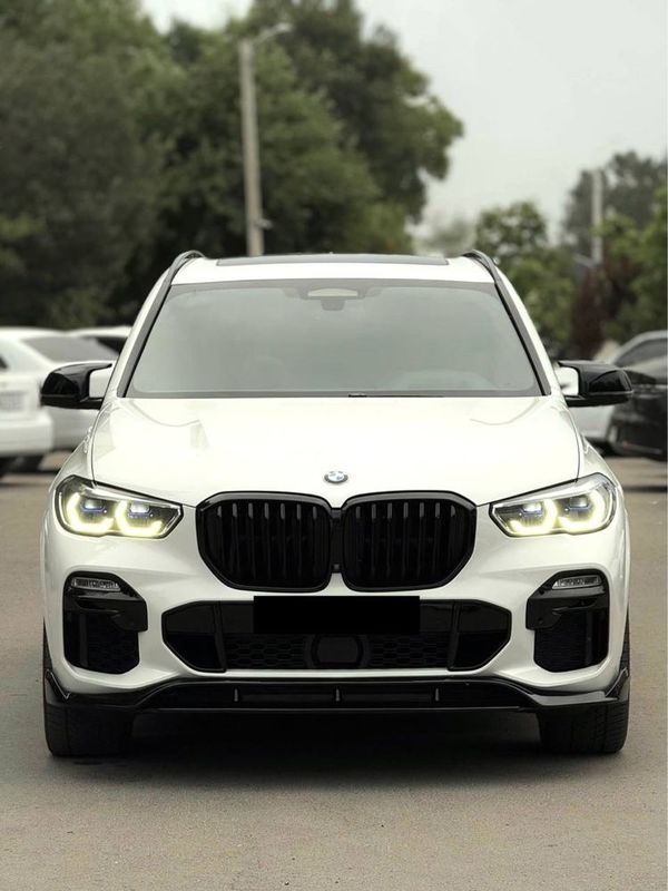 BMW X5 xDrive M50i BMW X5 xDrive M50i