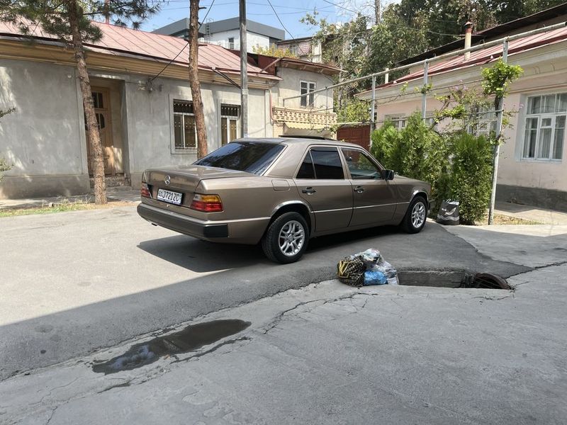 Mercedes-Benz W124 200D Mercedes-Benz W124 200D