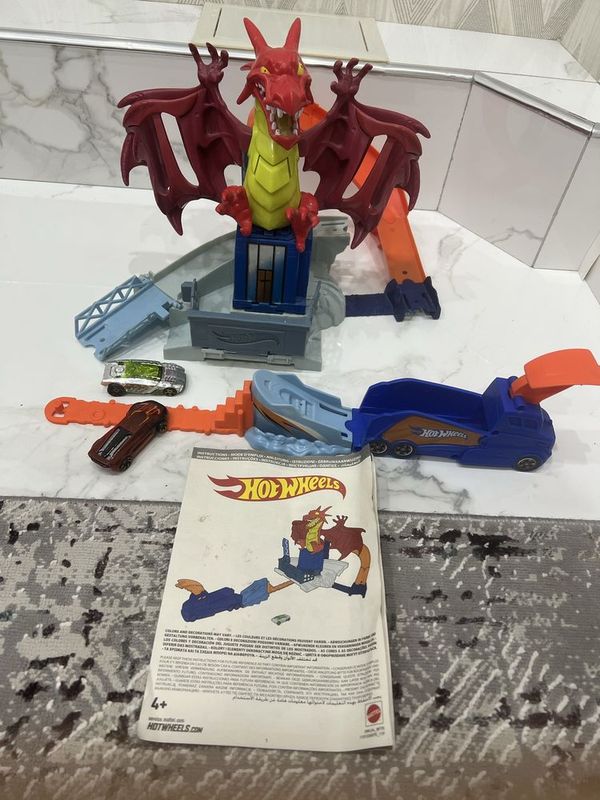 Трасса хотвилс HotWheels Трасса хотвилс HotWheels