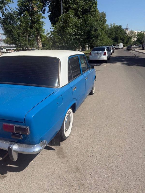 Jiguli vaz 011 ideal xolatta ishga uyga xaydalgan moshina Jiguli vaz 011 ideal xolatta ishga uyga xaydalgan moshina