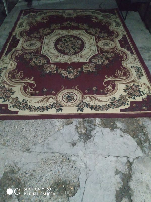 Gilam 3.50× 2.50 sotiladi Gilam 3.50× 2.50 sotiladi