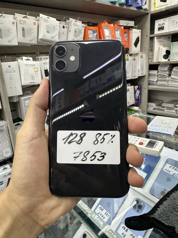 iPhone 11 black 128GB 84% LL/A oynada kichkina darz ketkan joyi bor